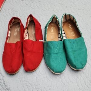 Toms Mens Size 10 Red And Green Great For Christmas!